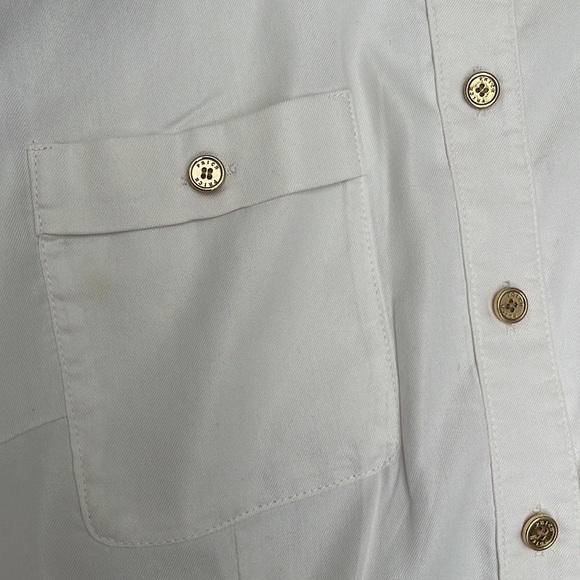 Woman’s prich button down shirt - Picture 7 of 12